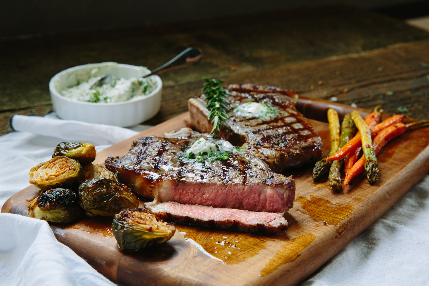 Make your husband boyfriend or even best guy friend feel like a man this Valentine's day! A big hearty steak for his big manly heart.