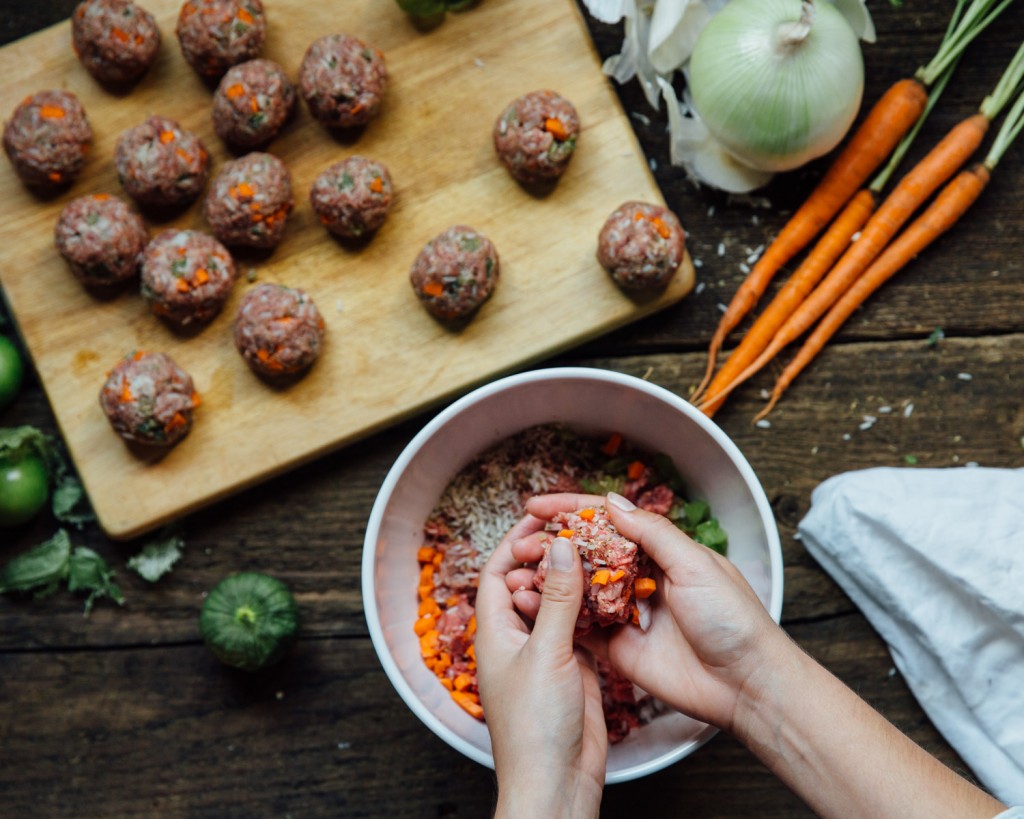 Ball up your lamb and beef to a desired size and put your water to boil